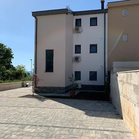 Polje Apartment Njivice