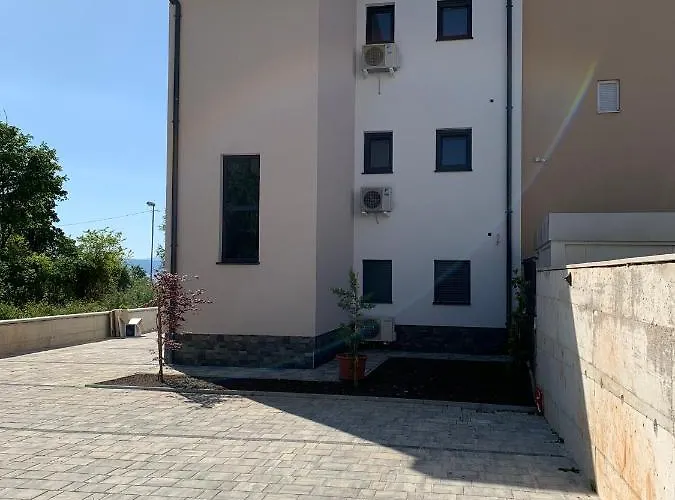 Polje Apartment Njivice